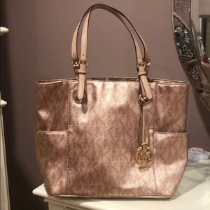 Michael Kors shoulder bag. Authentic